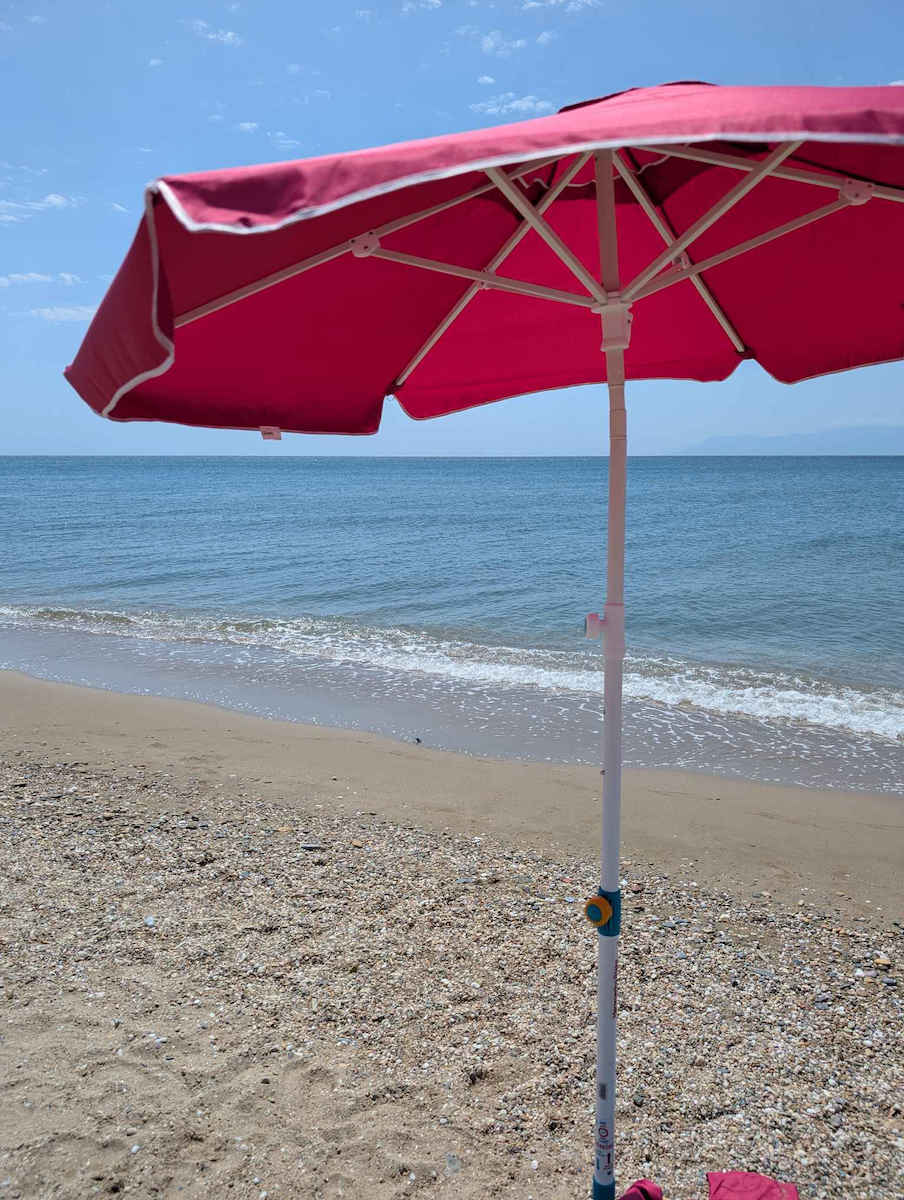 Campus Folding Beach Umbrella Diameter 2m with UV Protection and Air Duct Red