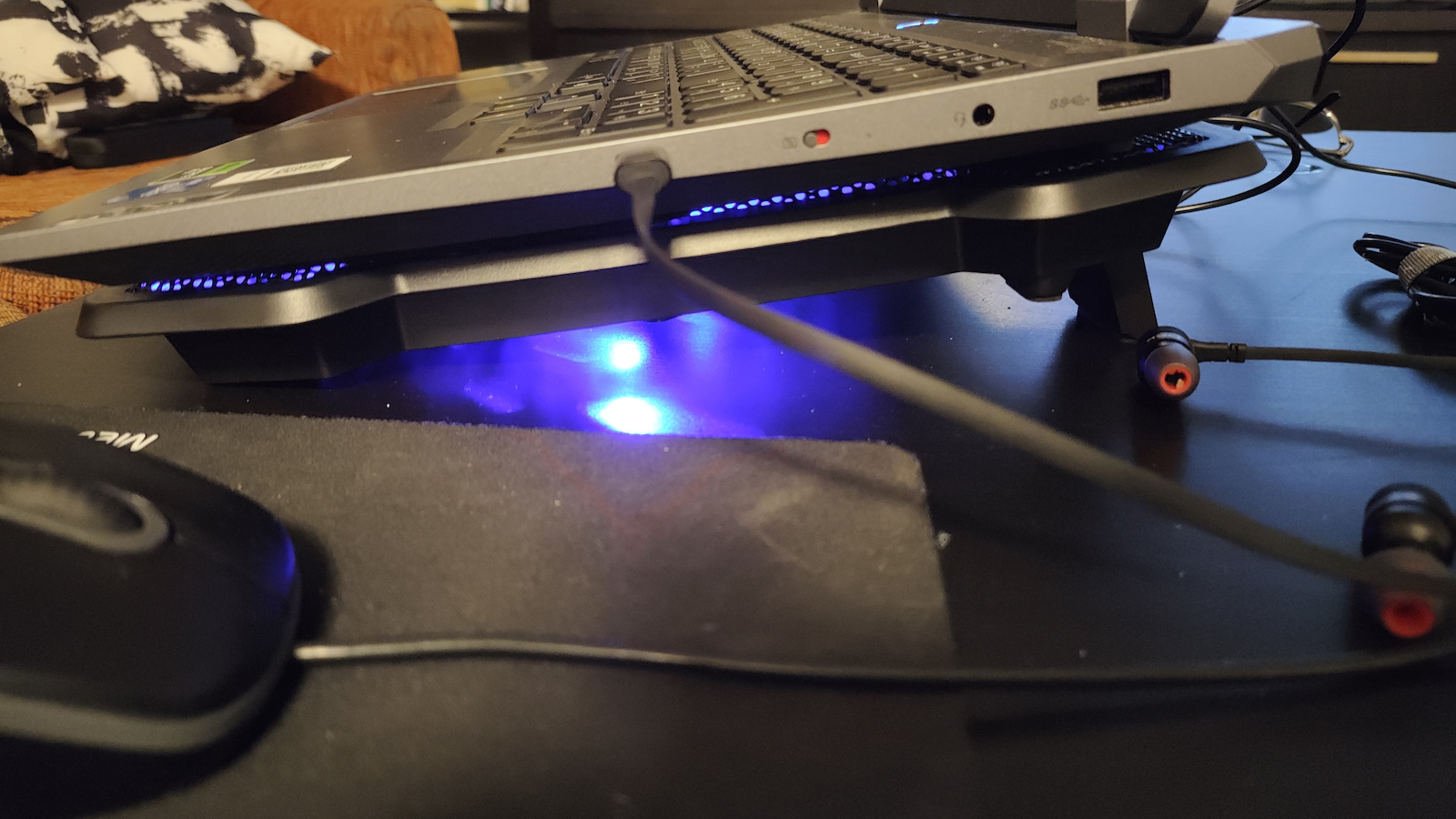 Powertech Cooling Pad for Laptop up to 15.6" with 2 Fan and Lighting (PT-930)
