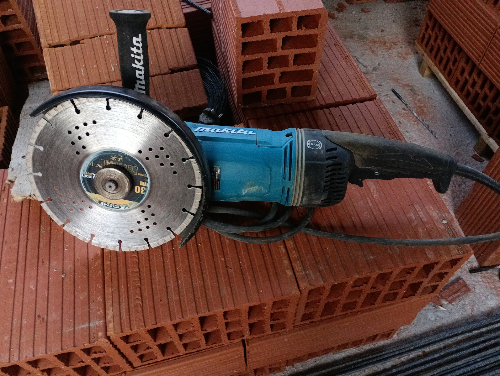 Makita Τροχός 230mm Ρεύματος 2800W