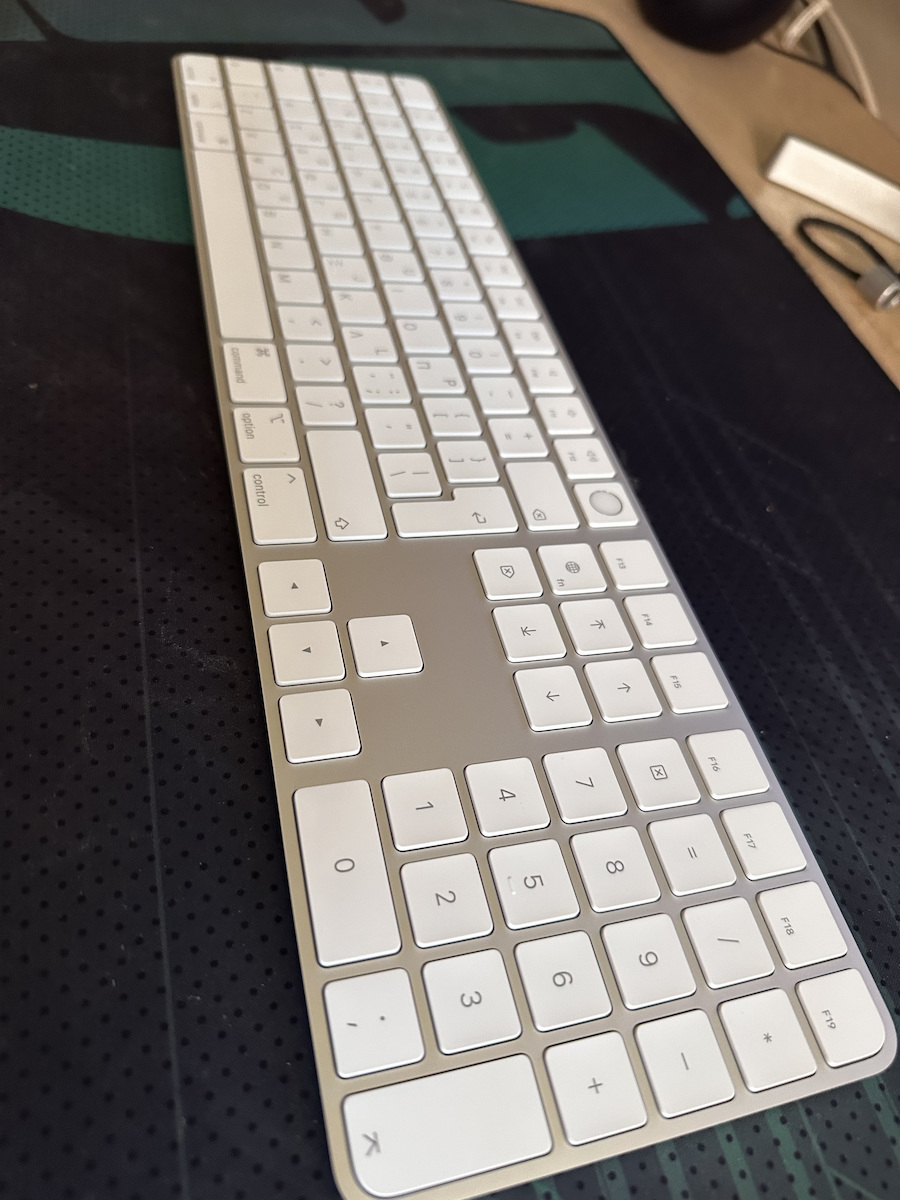 Apple Magic Keyboard With Numeric Keypad Ασύρματο Bluetooth Πληκτρολόγιο Ελληνικό Ασημί