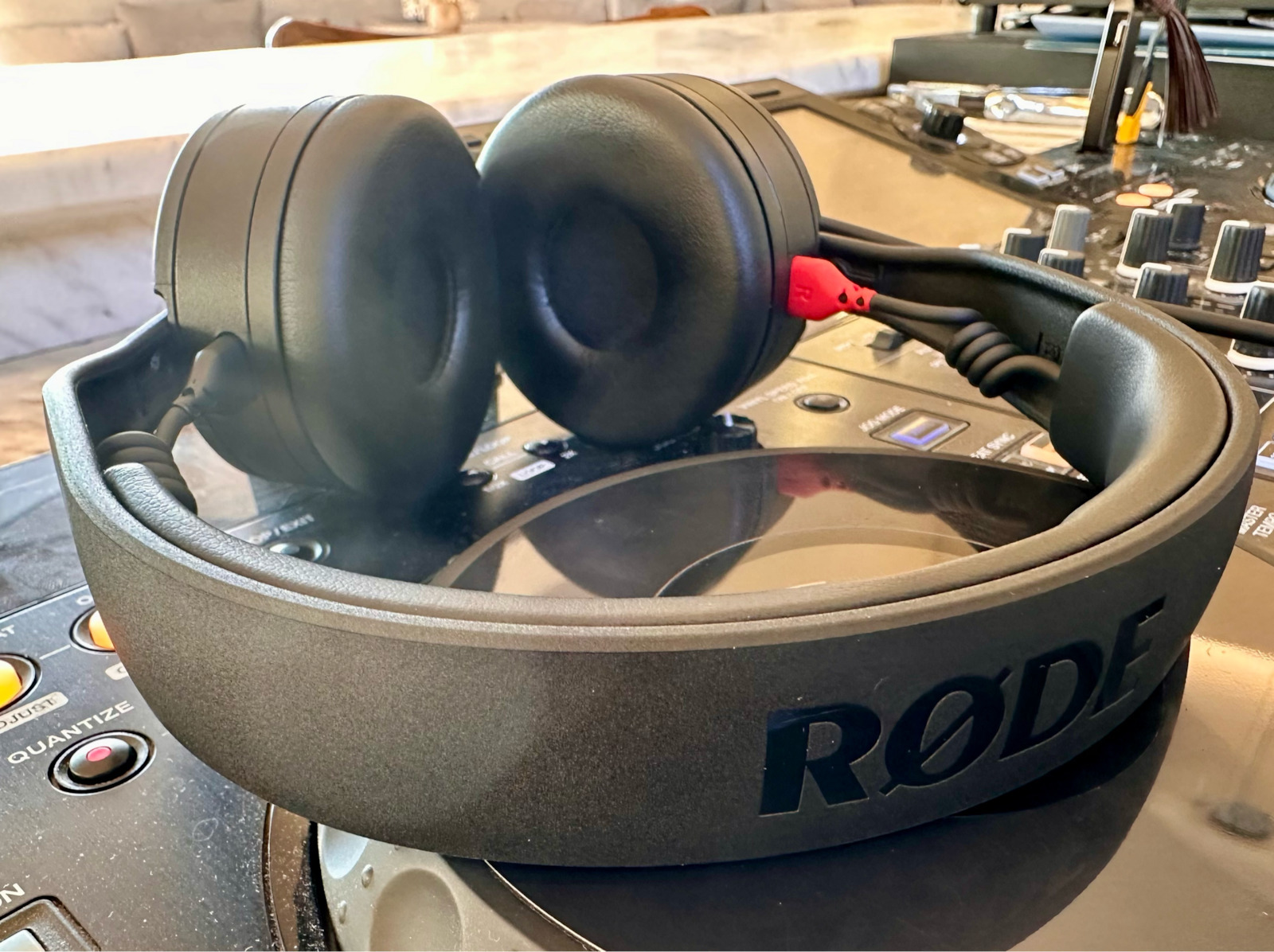 Rode NTH-50 On Ear Multimedia Headphone with Microphone