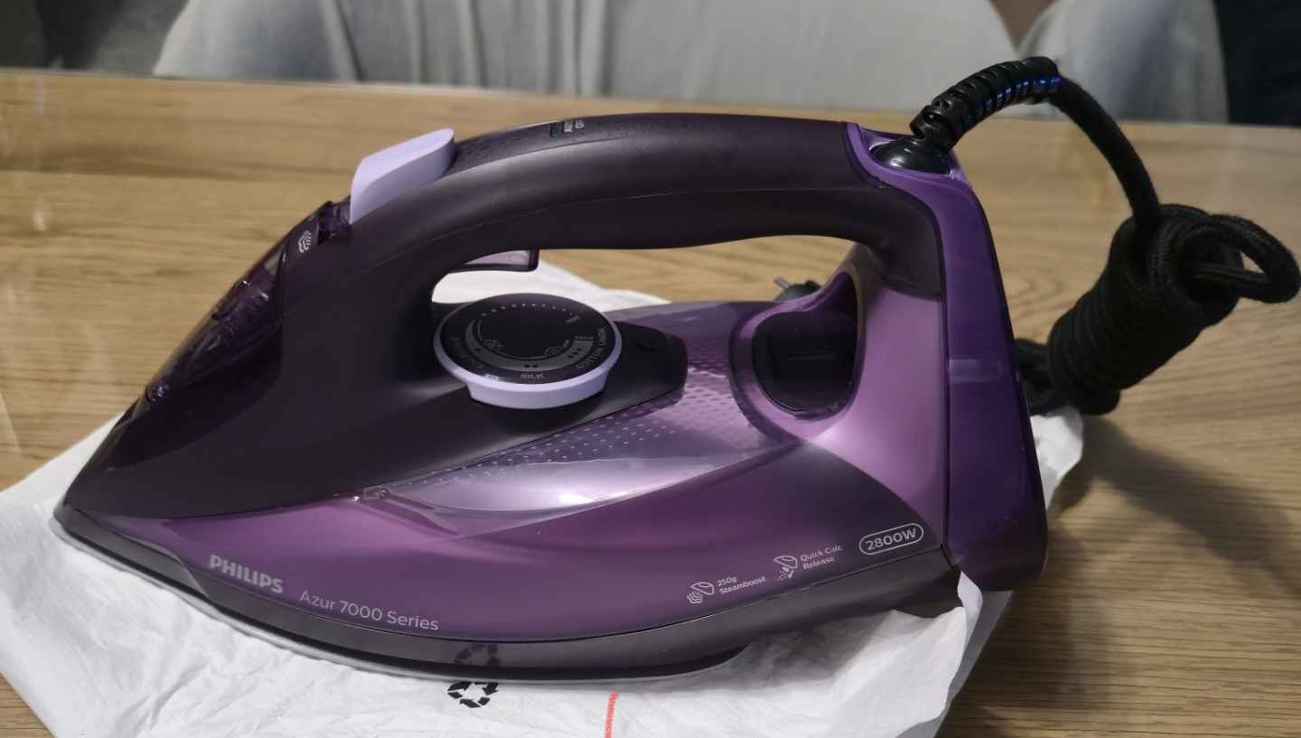 Philips SteamGlide Steam Iron 2800W with Continuous Steam Supply 50g/min Green
