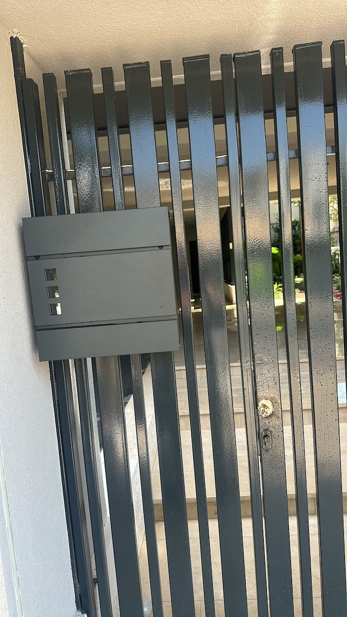 Songmics Outdoor Mailbox Metallic in Black Color 37x10.5x37cm