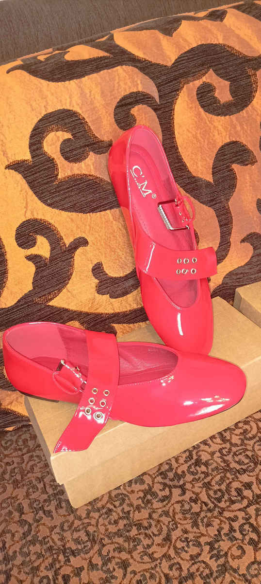 Damen Ballerinas aus Lackleder in Rot Farbe