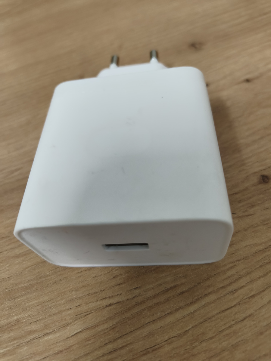 Realme Încărcător Fără Cablu cu Port USB-C 120W Alb (VCBBOAEH)