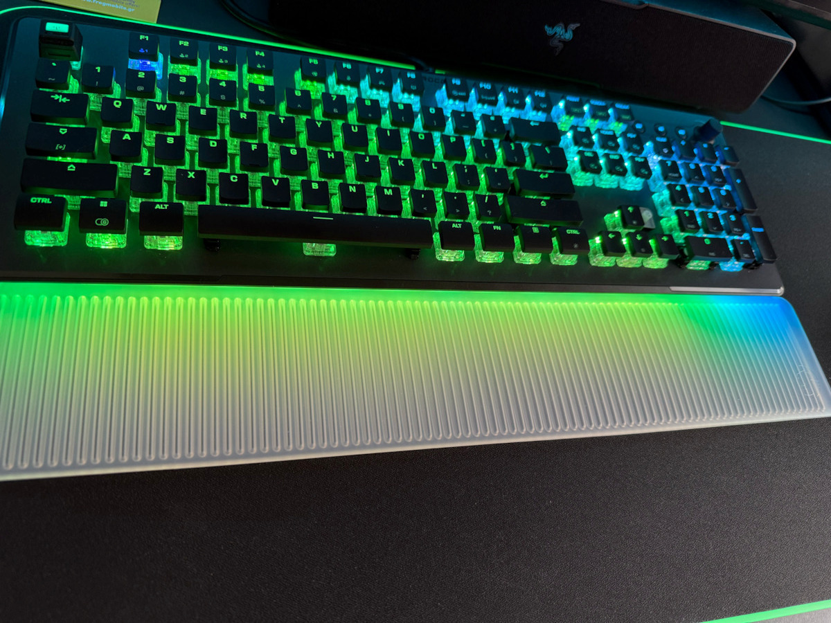 Roccat Vulcan II Max Gaming Tastatură Mecanică cu iluminare RGB (Engleză US)