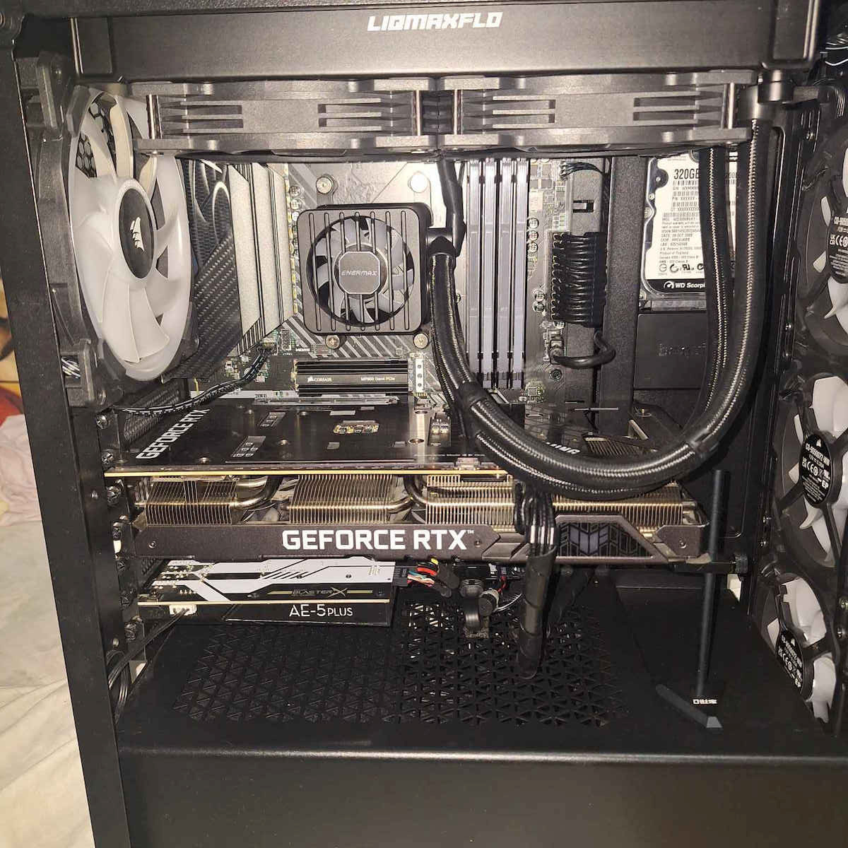 Enermax LIQMAXFLO 240 Υδρόψυξη AIO CPU με 2 Ανεμιστήρες 120mm και ARGB Φωτισμό