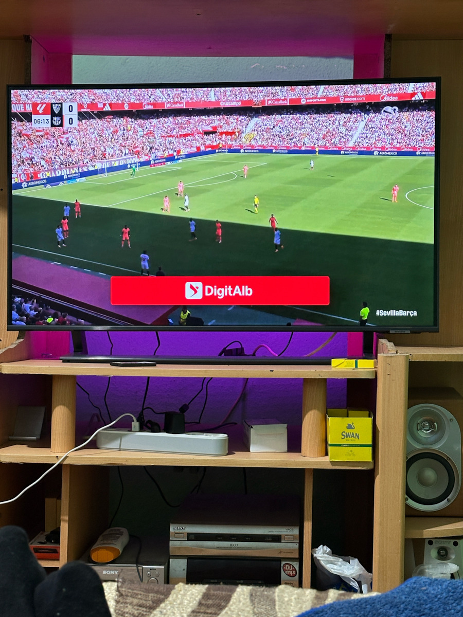 Samsung Smart Τηλεόραση 43" 4K UHD LED DU8572 HDR (2024) UE43DU8572UXXH