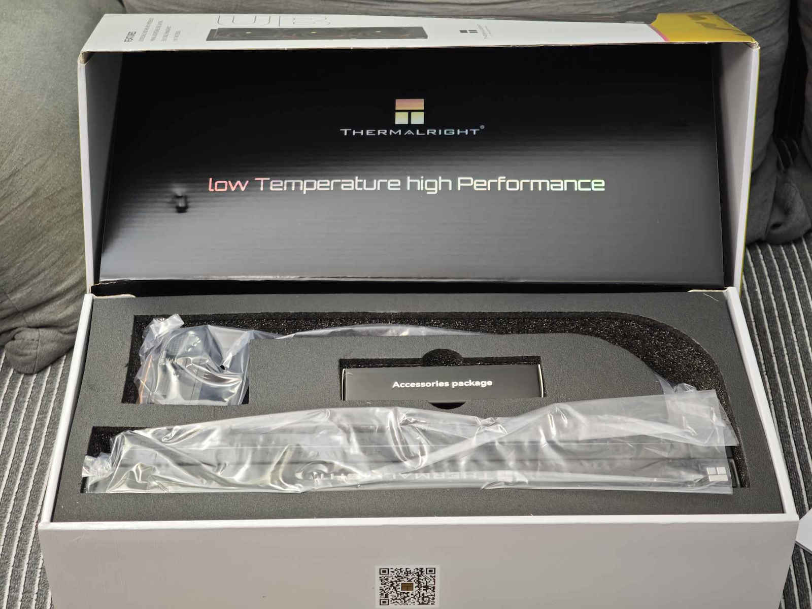 Thermalright Hyper Vision 360 UB ARGB Water Cooling System AIO CPU With 3 Fans 120mm