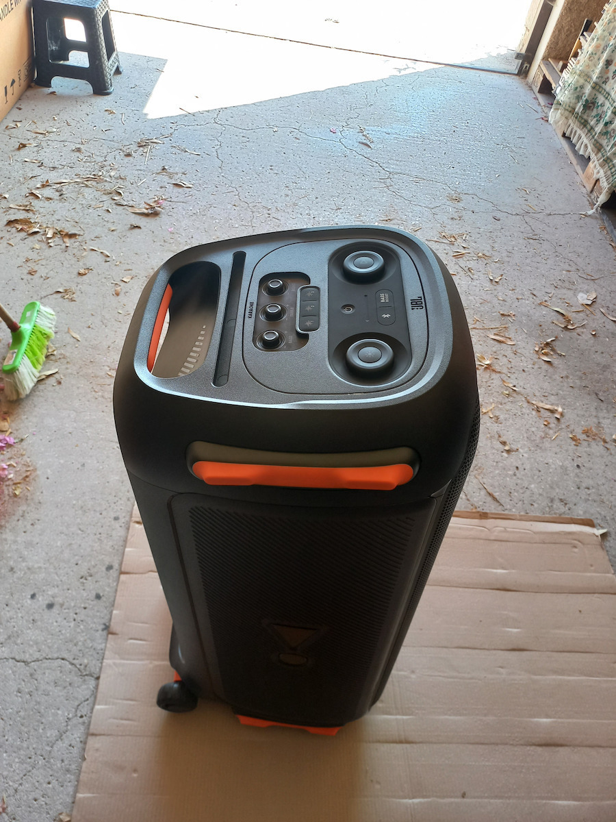 JBL JBL Partybox 710 Schwarz
