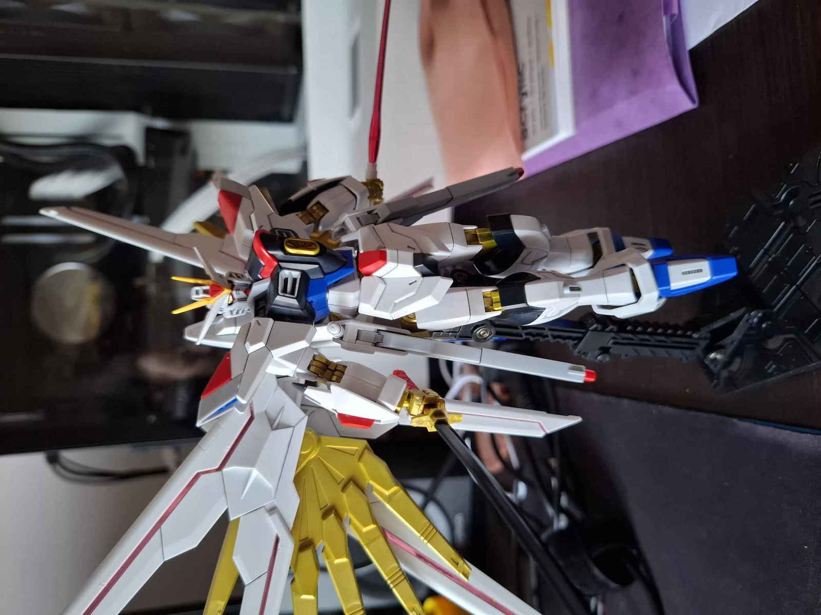 Banpresto Gundam: Suit Φιγούρα σε Κλίμακα 1:144