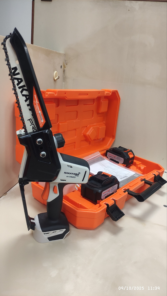 Nakayama EC1520 Кастрачка Верижен Трион на Батерия 2x5Ah 21V 1.4kg с Шина 20cm