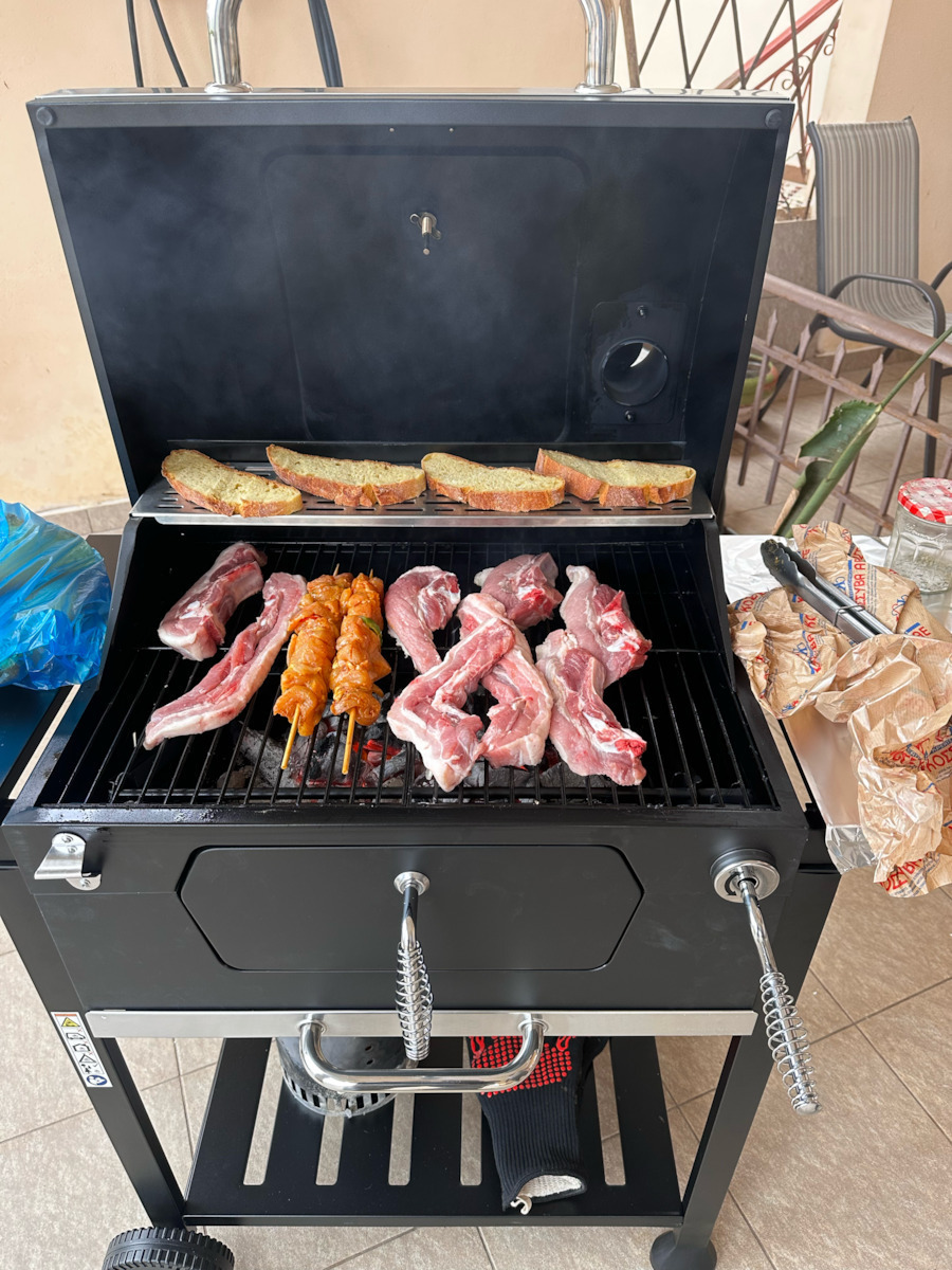 Thermogatz KRV 1824 Charcoal Grill with Lid and Thermometer 60cmx42cm