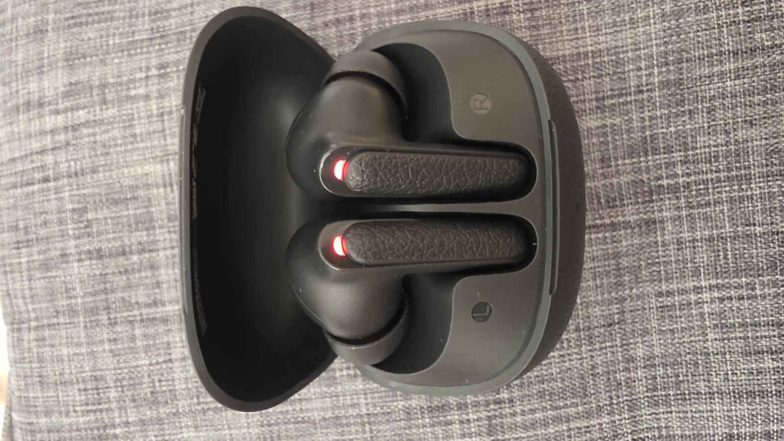 QCY HT15 Buds ANC Bluetooth Handsfree Ακουστικά με Αντοχή στον Ιδρώτα και Θήκη Φόρτισης Μαύρα