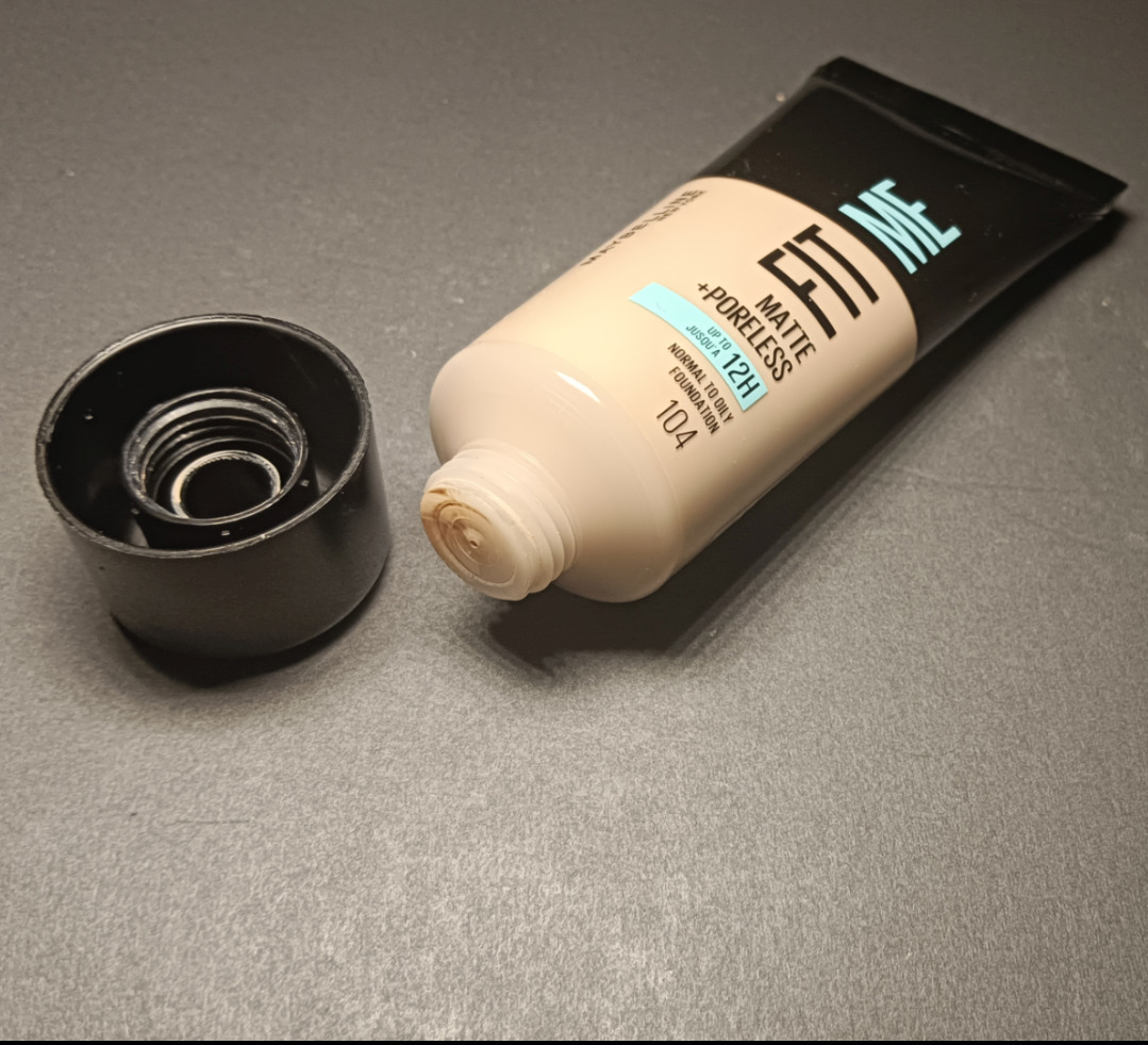 Maybelline Fit Me Matte + Poreless Liquid Foundation 105 Natural Ivory 30ml