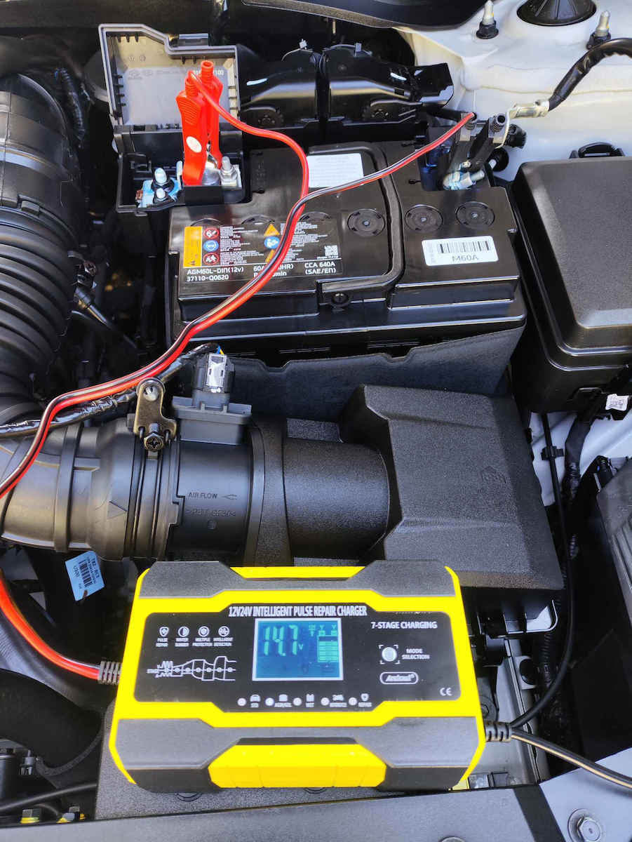 Andowl Q-DP1210 Car Battery Charger 12V