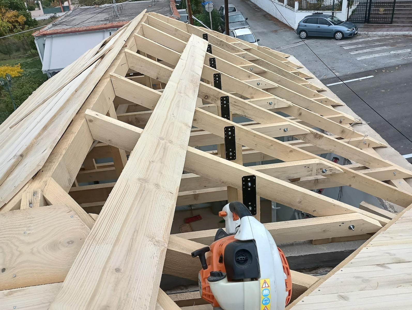 DEWALT Δισκοπρίονο 18V 1x1.7Ah με Σύστημα Αναρρόφησης