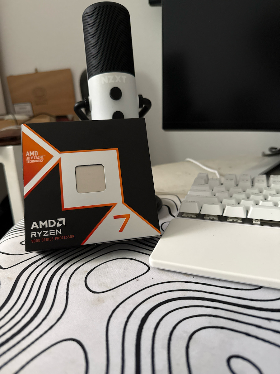 AMD Ryzen 7 9800X3D 4.7GHz Procesor cu 8 nuclee pentru Socket AM5
