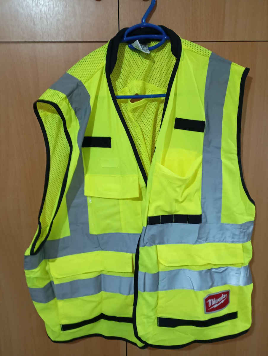 Milwaukee Men's Safety Vest with Reflective Film Yellow Construction site