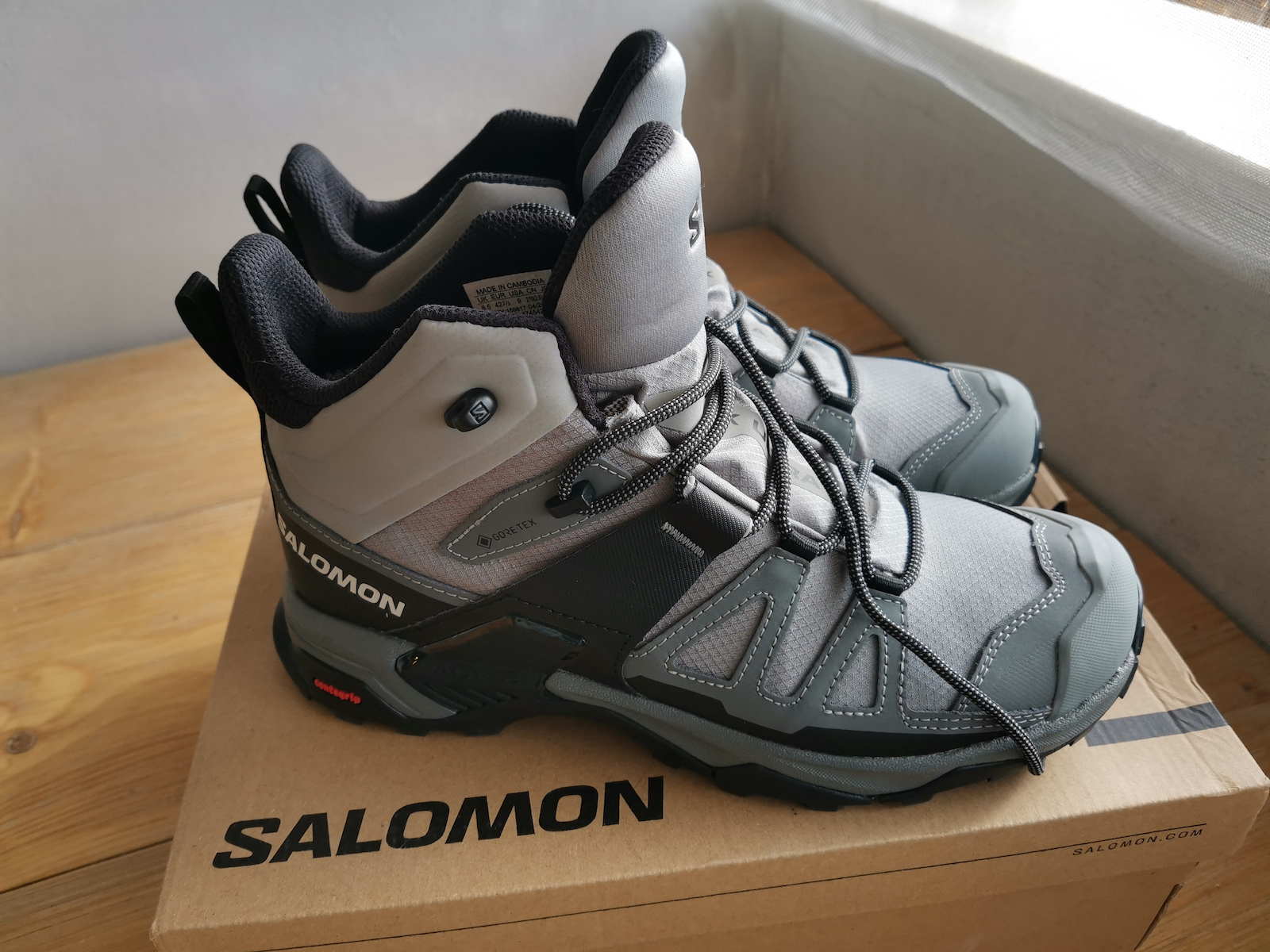 Salomon X Ultra 4 Mid GTX Men's Waterproof Hiking Boots With Gore-Tex Membrane Gray