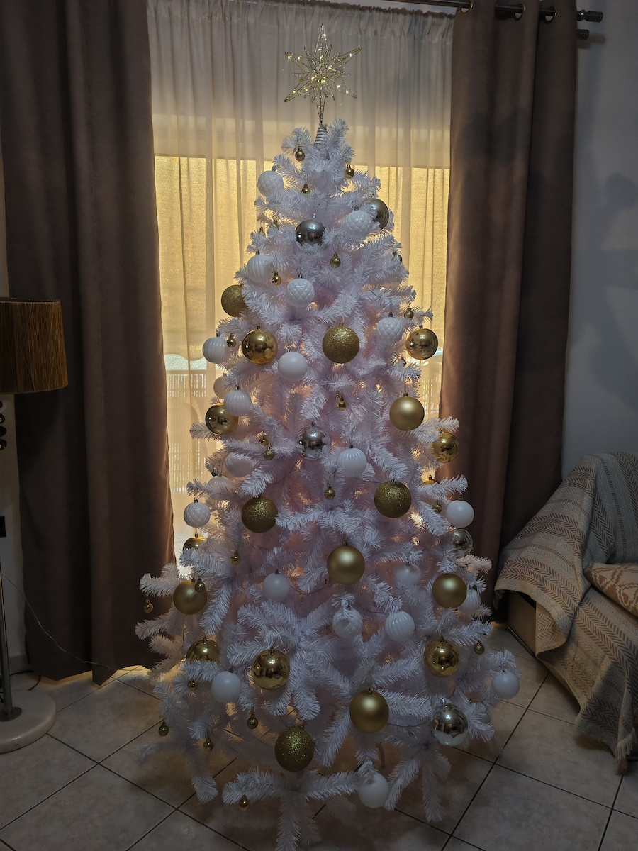 Christmas Tree Super Colorado 210cm with 917 Branches White