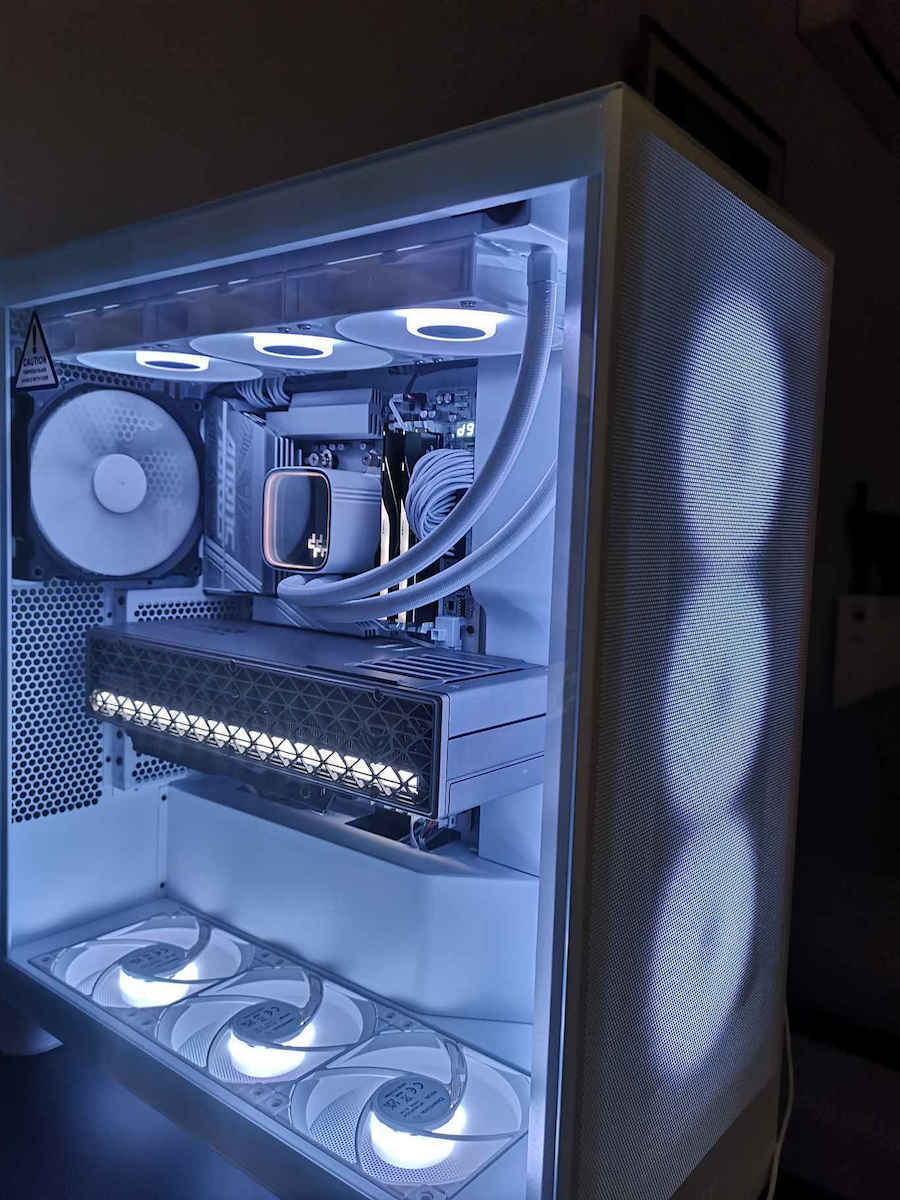 Deepcool LS720 SE Охлаждане AIO CPU с 3 Вентилатора 120mm и ARGB Осветление Бяла