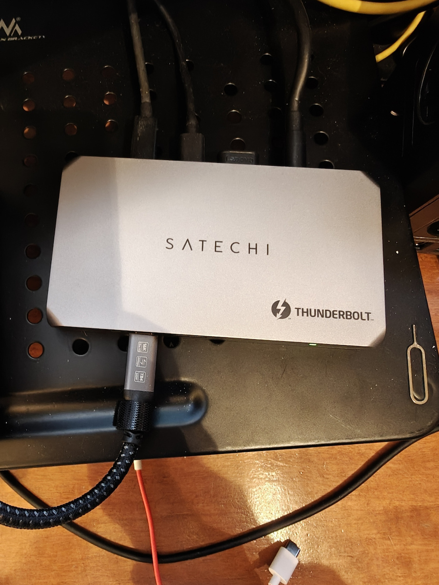 Satechi Thunderbolt 4 Stație de andocare cu 4K PD Gri (ST-T4SHM-EU)
