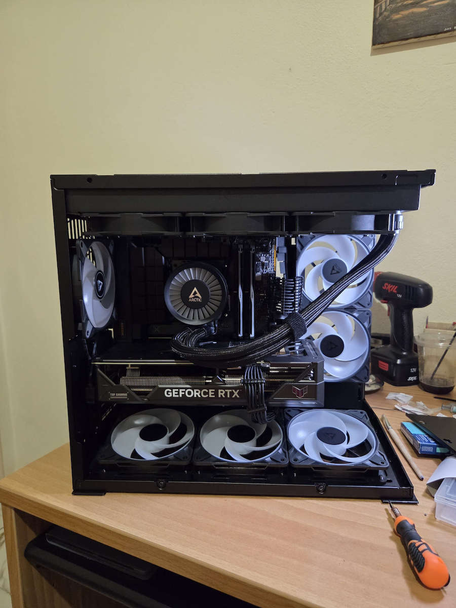 Lian Li O11 Dynamic Mini V2 Gaming Middle Tower Carcasă PC cu