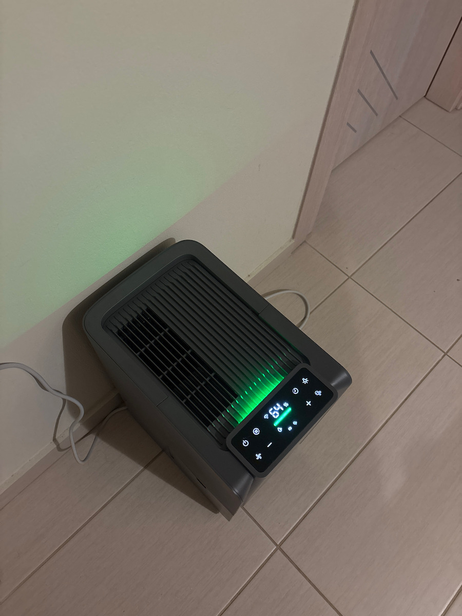 Toyotomi Kira Dehumidifier with Compressor Ionizer and Wi-Fi 18lt Gray