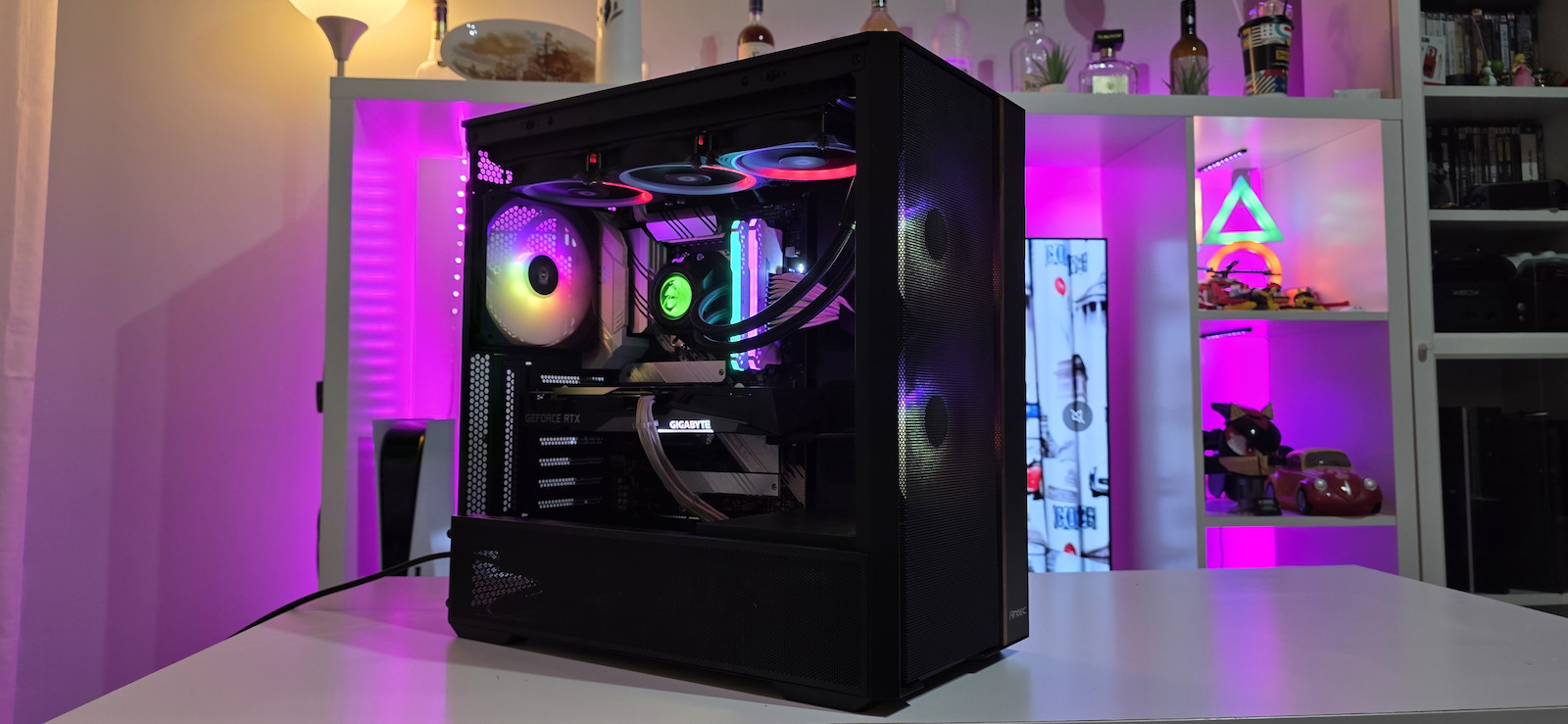 Antec FLUX REAR Gaming Midi-Turm Computergehäuse mit Seitenfenster Schwarz