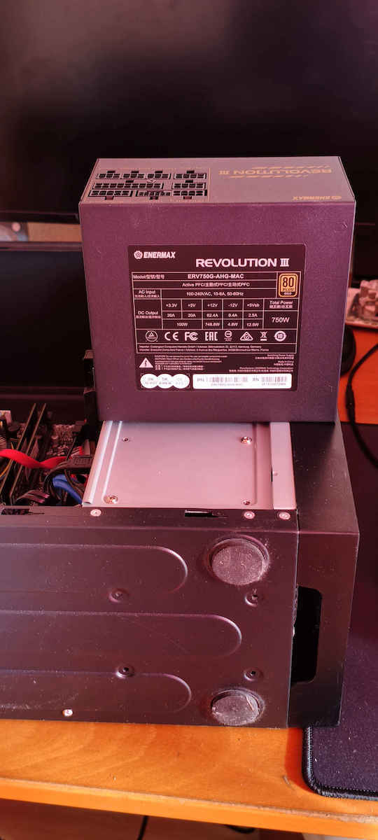 Enermax Revolution III 850W Schwarz Computer-Netzteil Vollständig modular 80 Plus Gold
