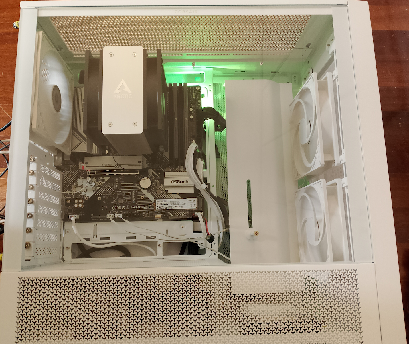 Corsair Frame 4000D Gaming Midi Tower Κουτί Υπολογιστή με Πλαϊνό Παράθυρο Μαύρο