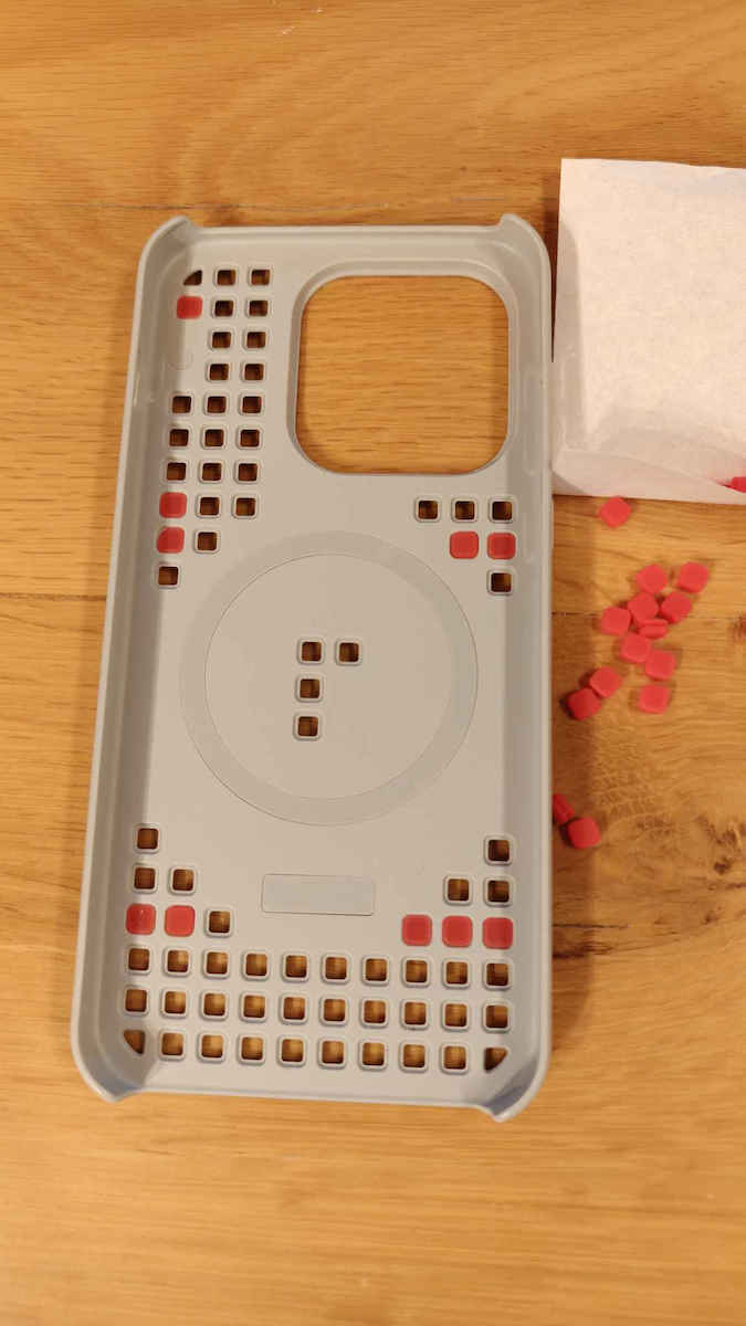 OnePlus Hole-pattern Magnetic Cover Back Cover Tempered Glass Gray (OnePlus 15 5G)