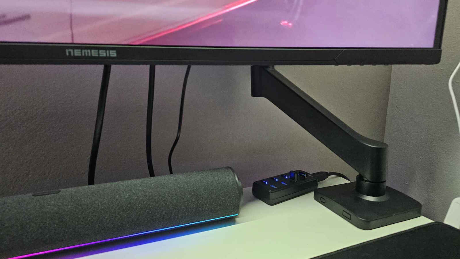 Brateck Halterung Auf dem Schreibtisch Monitor bis 32" (LDT97-C012E)