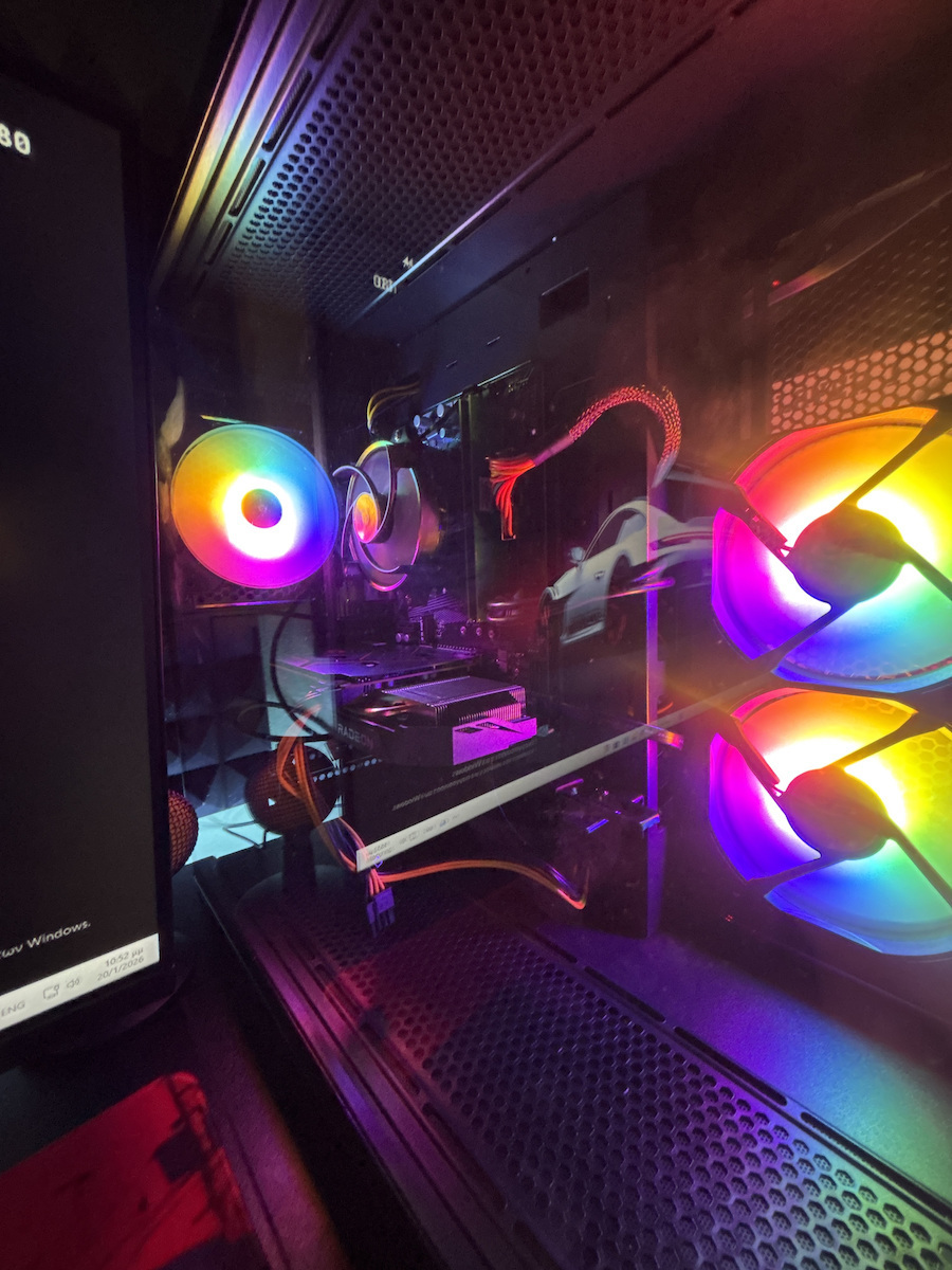 Vengeance GhostOps-V7 Desktop PC (Ryzen 7-5700X/32GB DDR4/512GB SSD/Radeon RX 6400/No OS)