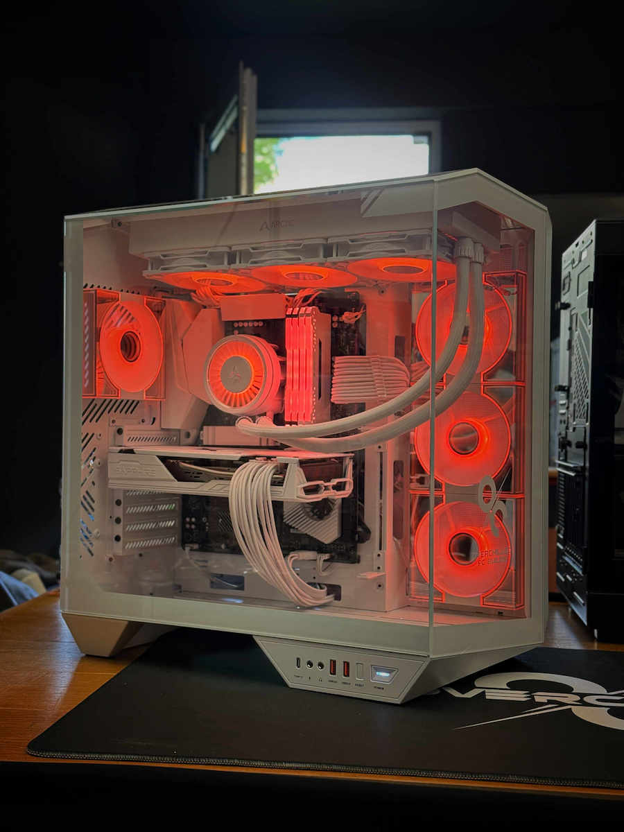 Darkflash DY470 (+fans) Gaming Middle Tower Carcasă Calculator cu Fereastră Laterală și Iluminare RGB Alb