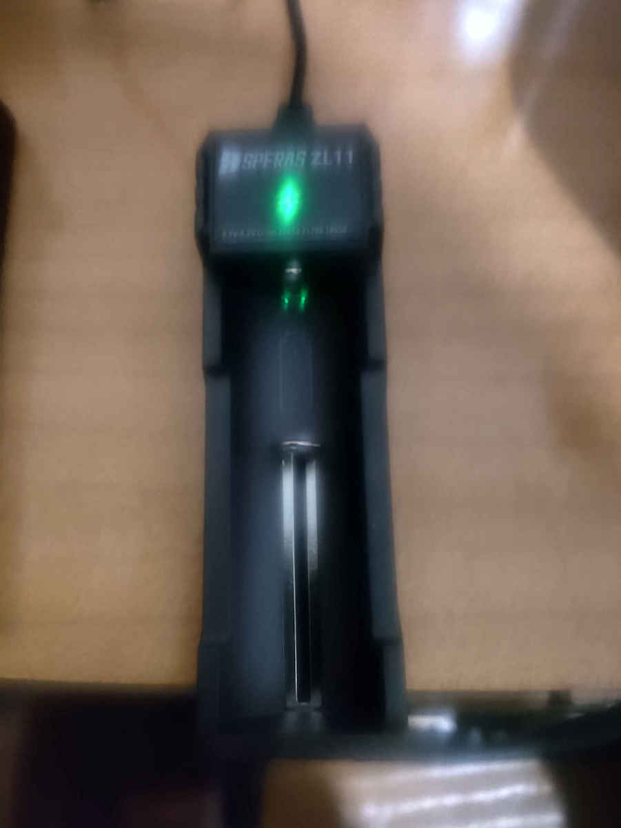 Speras SP-ZL11 USB Зарядно 2 за батерии Li-ion Размер 26650 в Черен цвят