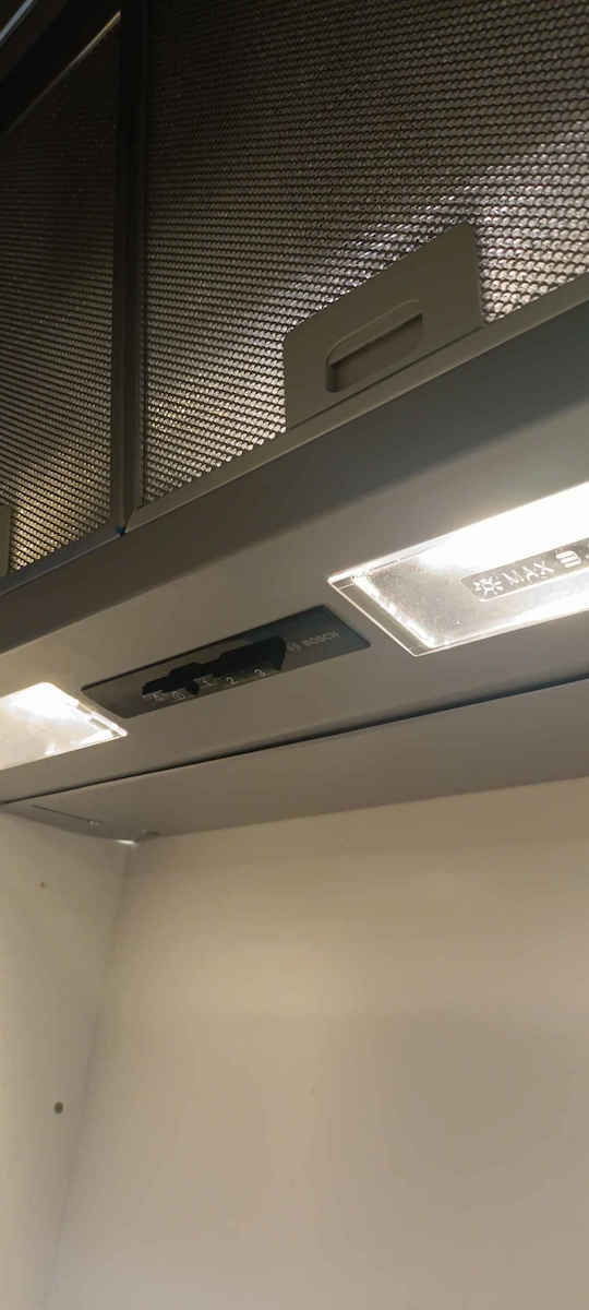 Bosch Πτυσσόμενος Απορροφητήρας 60cm Inox