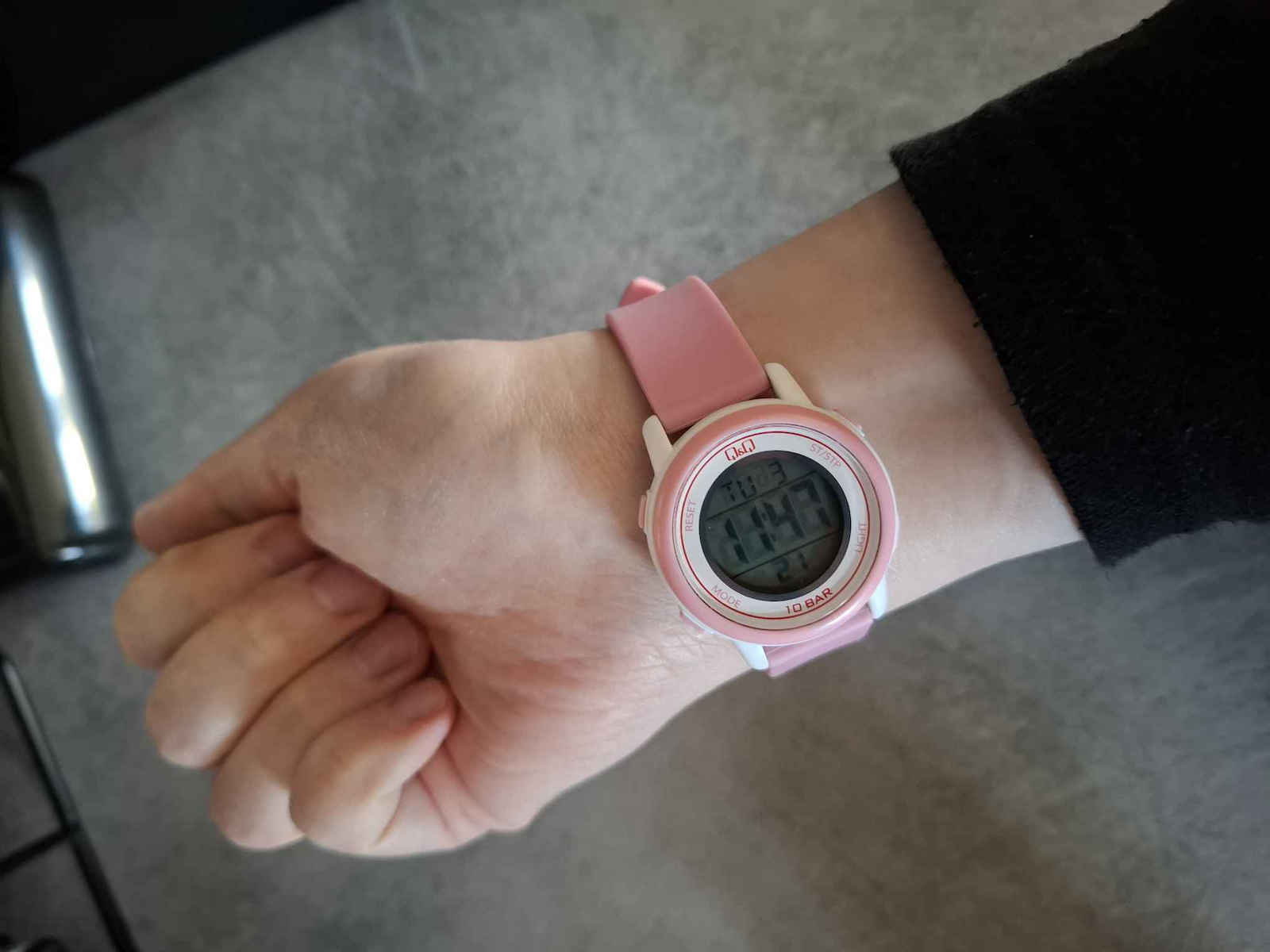 Q&Q Ψηφιακό Γυναικείο Ρολόι 34mm Μπαταρίας με Ροζ Καουτσούκ Λουράκι