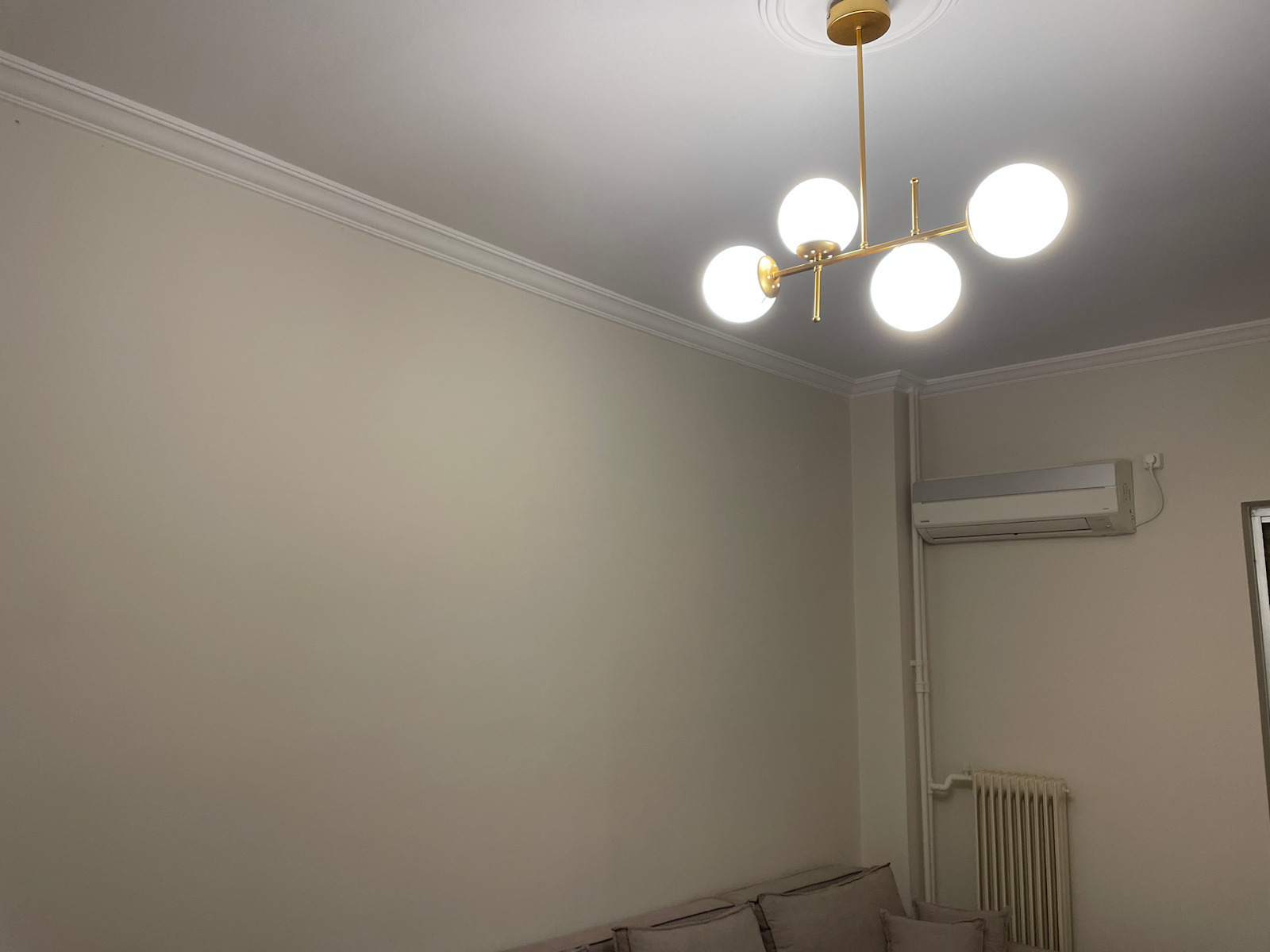 Pakketo PWL-1128 Adjustable Gold Pendant Ceiling Light for 4 Bulbs E27 70x20x35cm