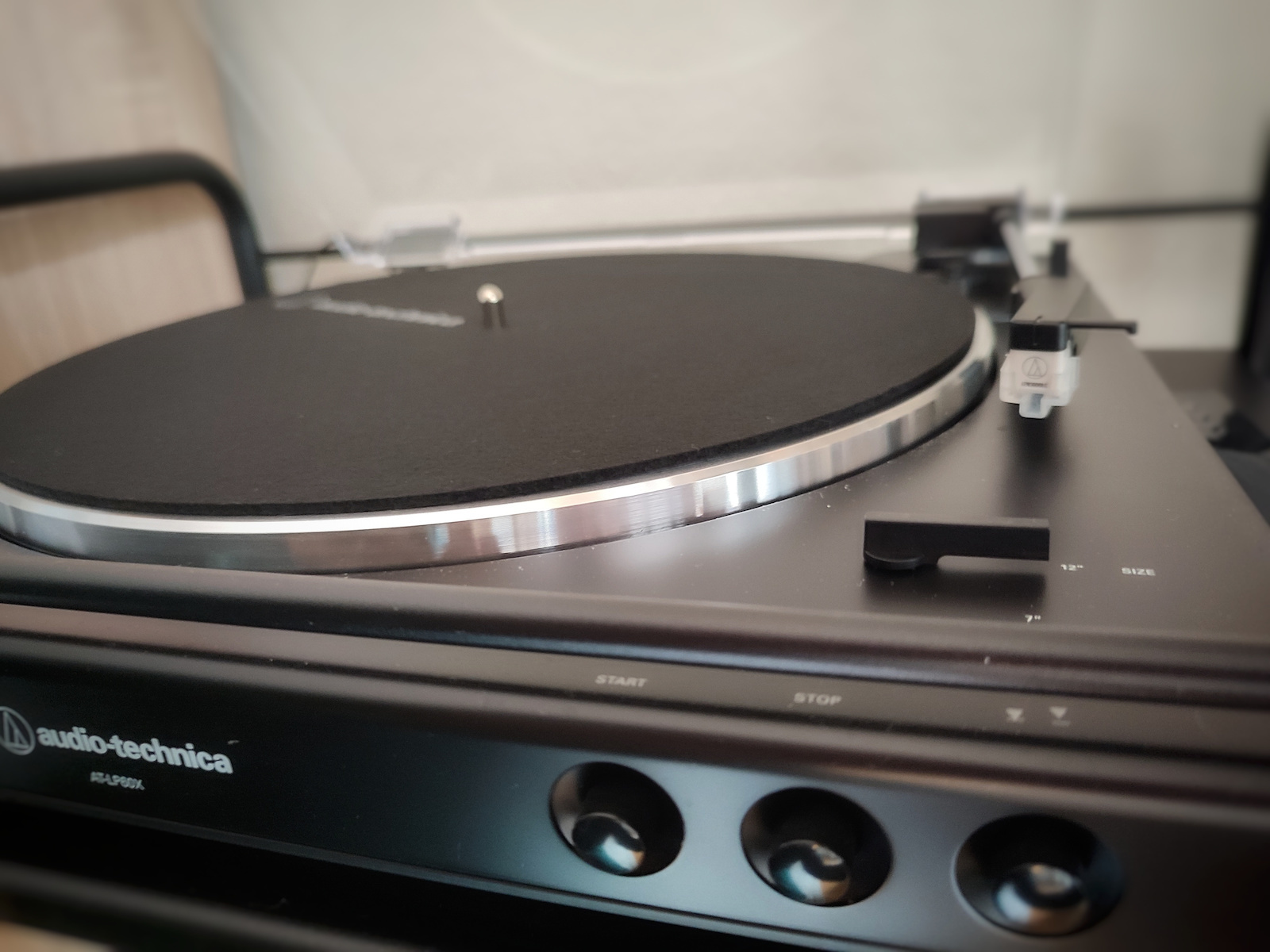 Audio Technica AT-LP60X Πικάπ με Belt Drive και Προενίσχυση Μαύρο