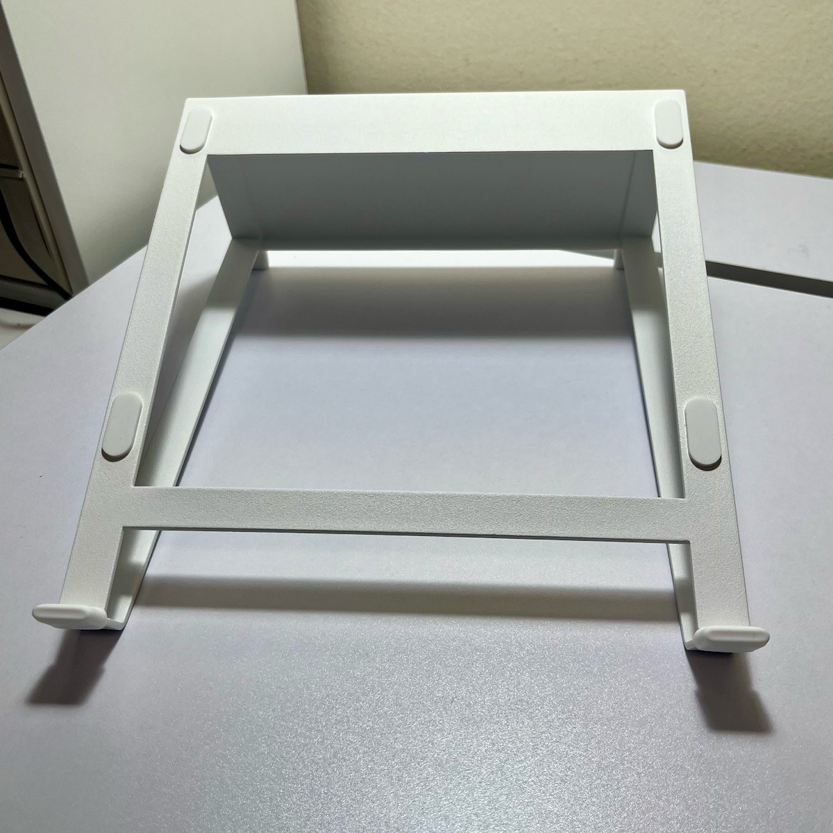 Yamazaki Yamazaki Laptop Stand for Laptops Up to 17 Inches White