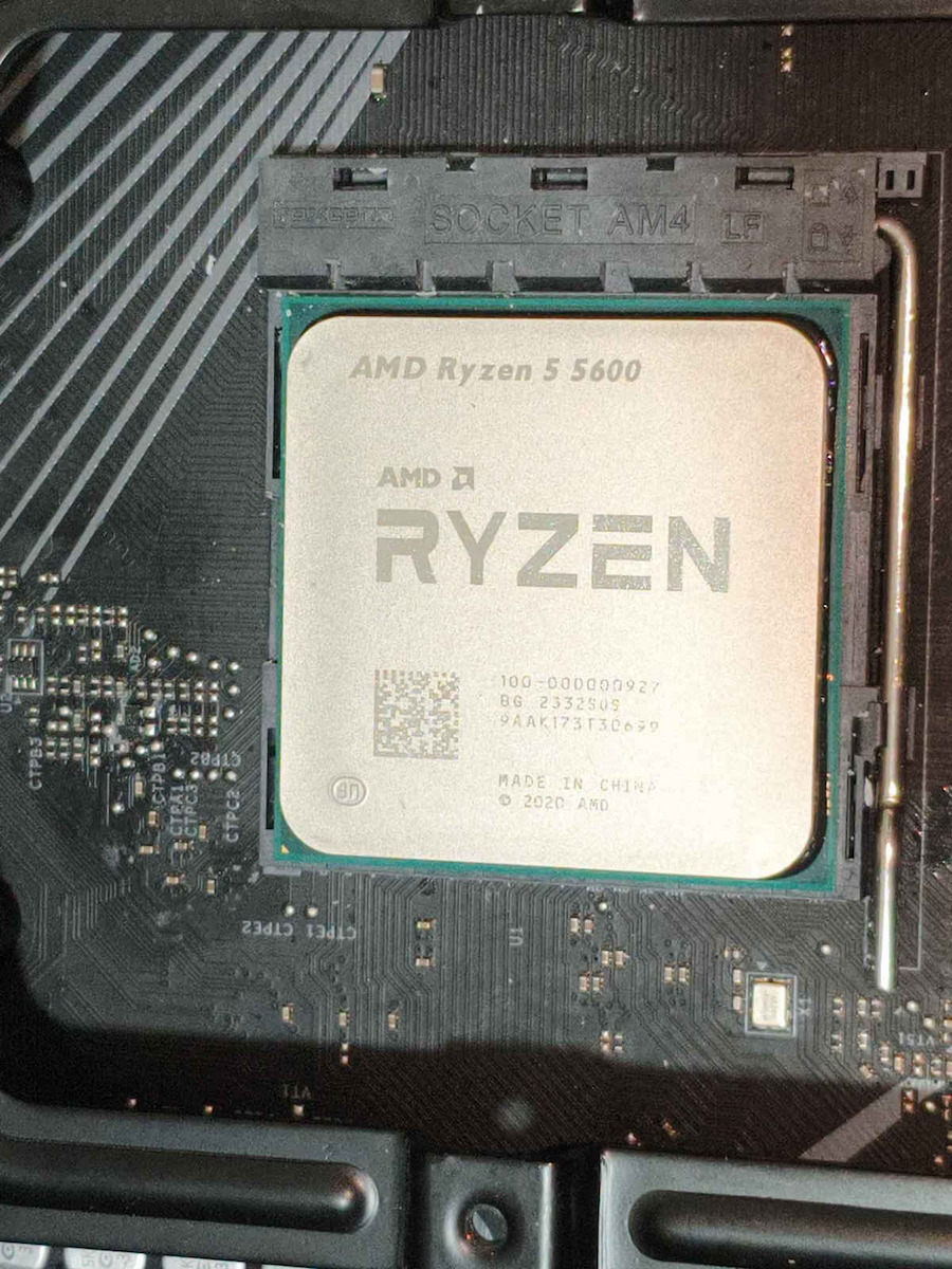 AMD Ryzen 5 5600 3.5GHz Procesor cu 6 nuclee pentru Socket AM4