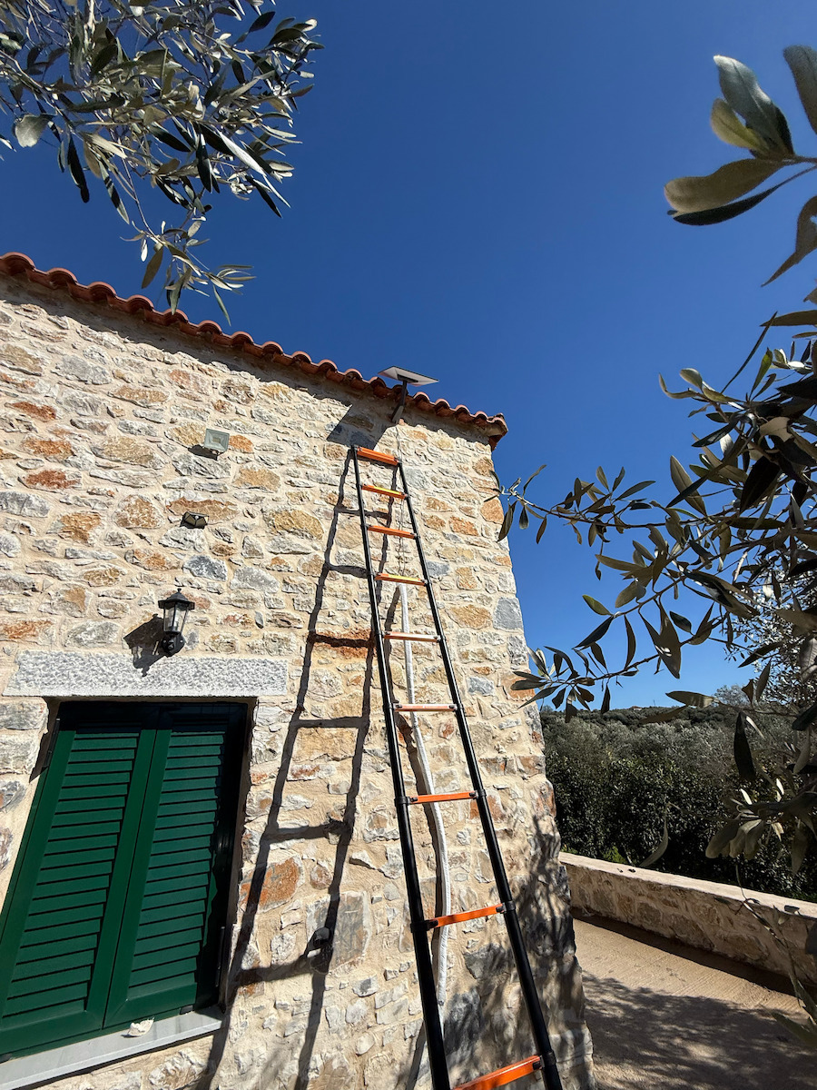 Vesta Telescopic Ladder Iron 12 of Steps with Maximum Height 4.7m