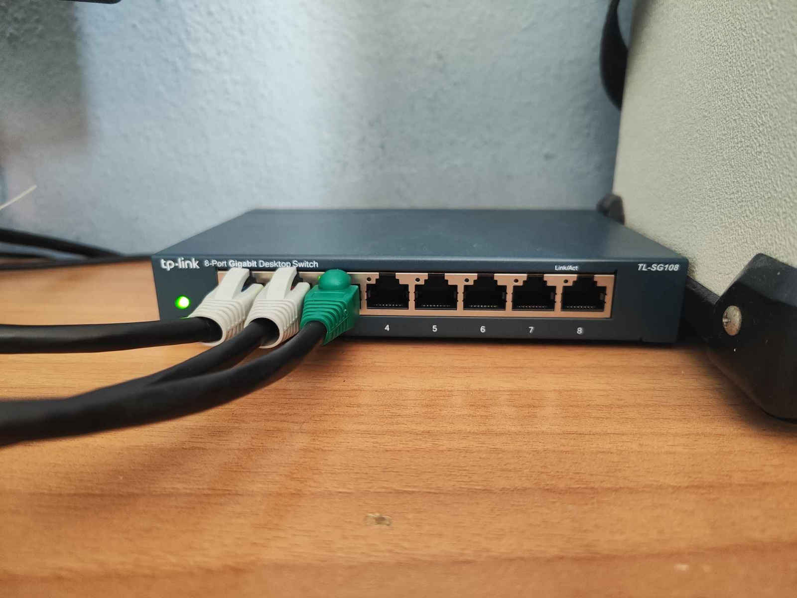 TP-LINK TL-SG108 Unmanaged L2 Switch with 8 Ethernet Ports