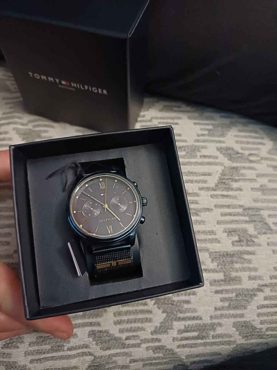 Tommy Hilfiger Blake Damen Uhr mit Marineblau Metallarmband