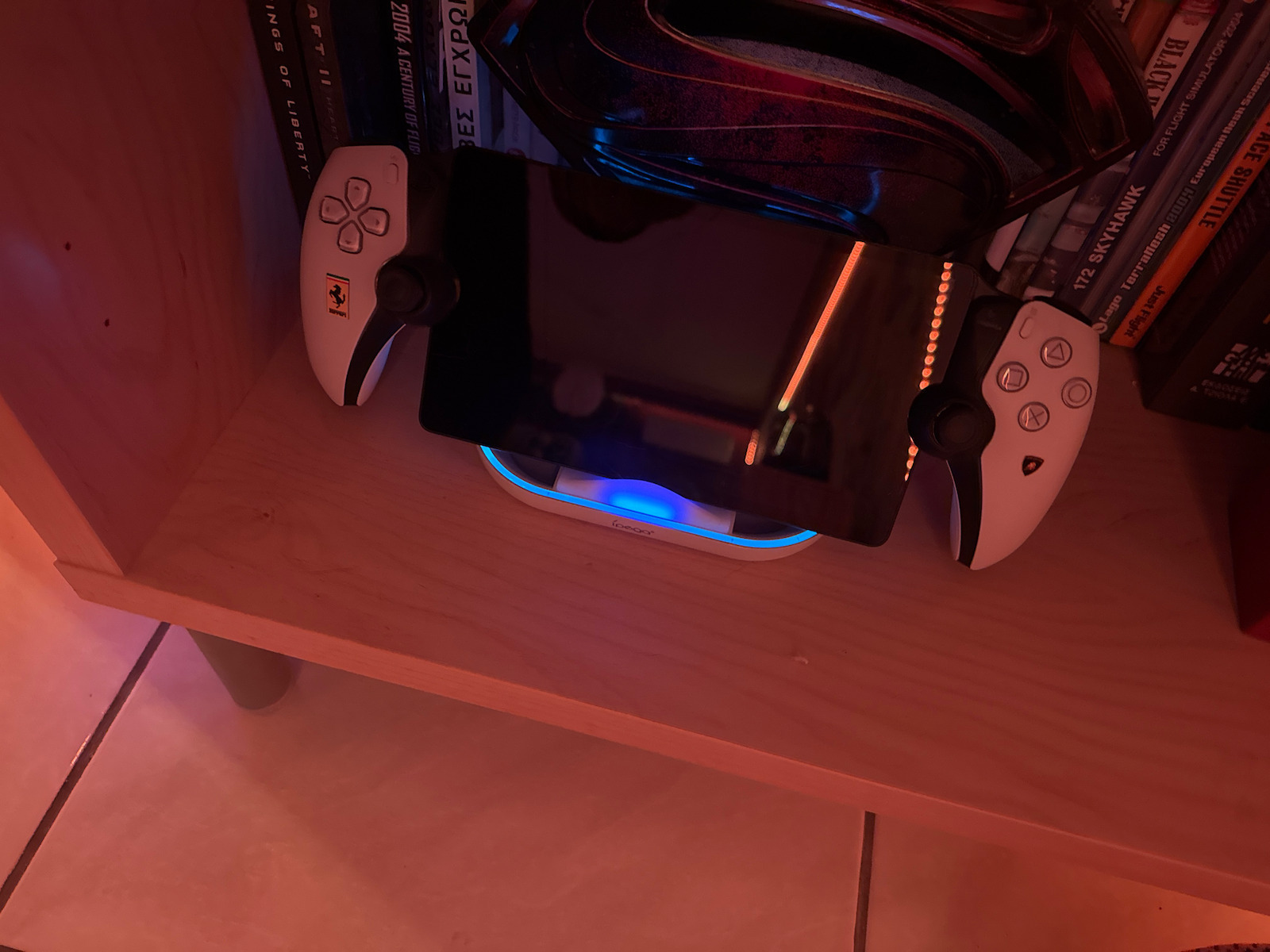 iPega P5p02 Charging Station for 1 controller Playstation Portal with LED lighting White