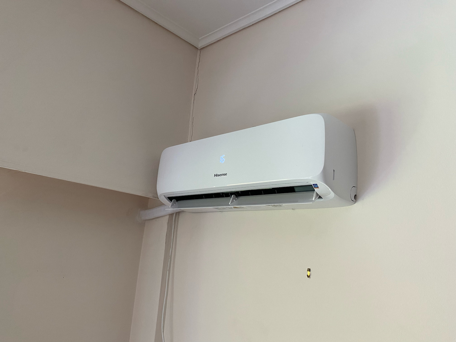 Hisense Expert Smart Инверторен климатик 9000 BTU A++ - А++/А+ с Йонизатор и WiFi