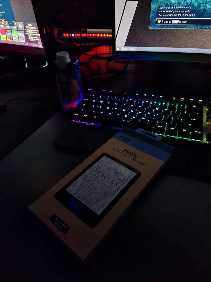 Amazon Kindle (2024) With Ads 6" 16GB Black