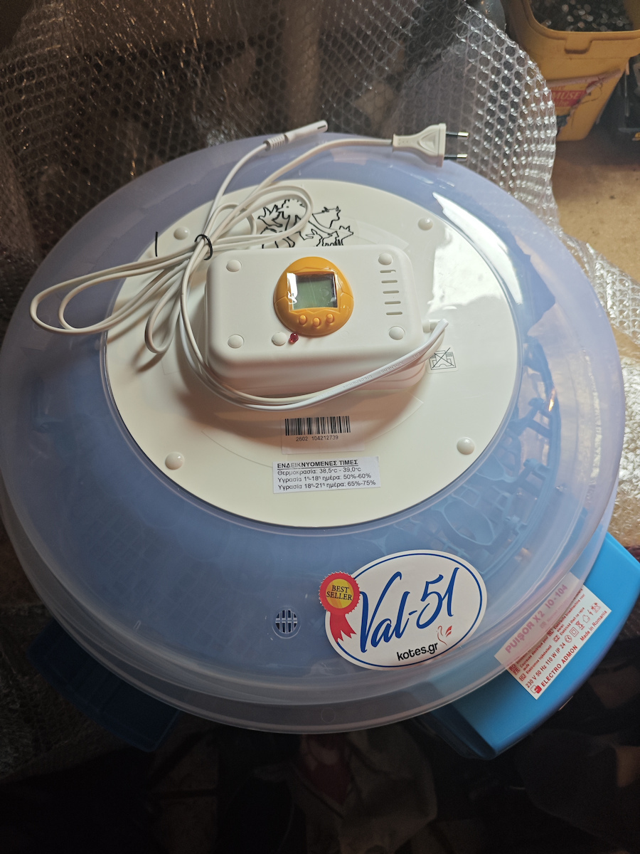Val Automatic Egg Incubator 51 Eggs